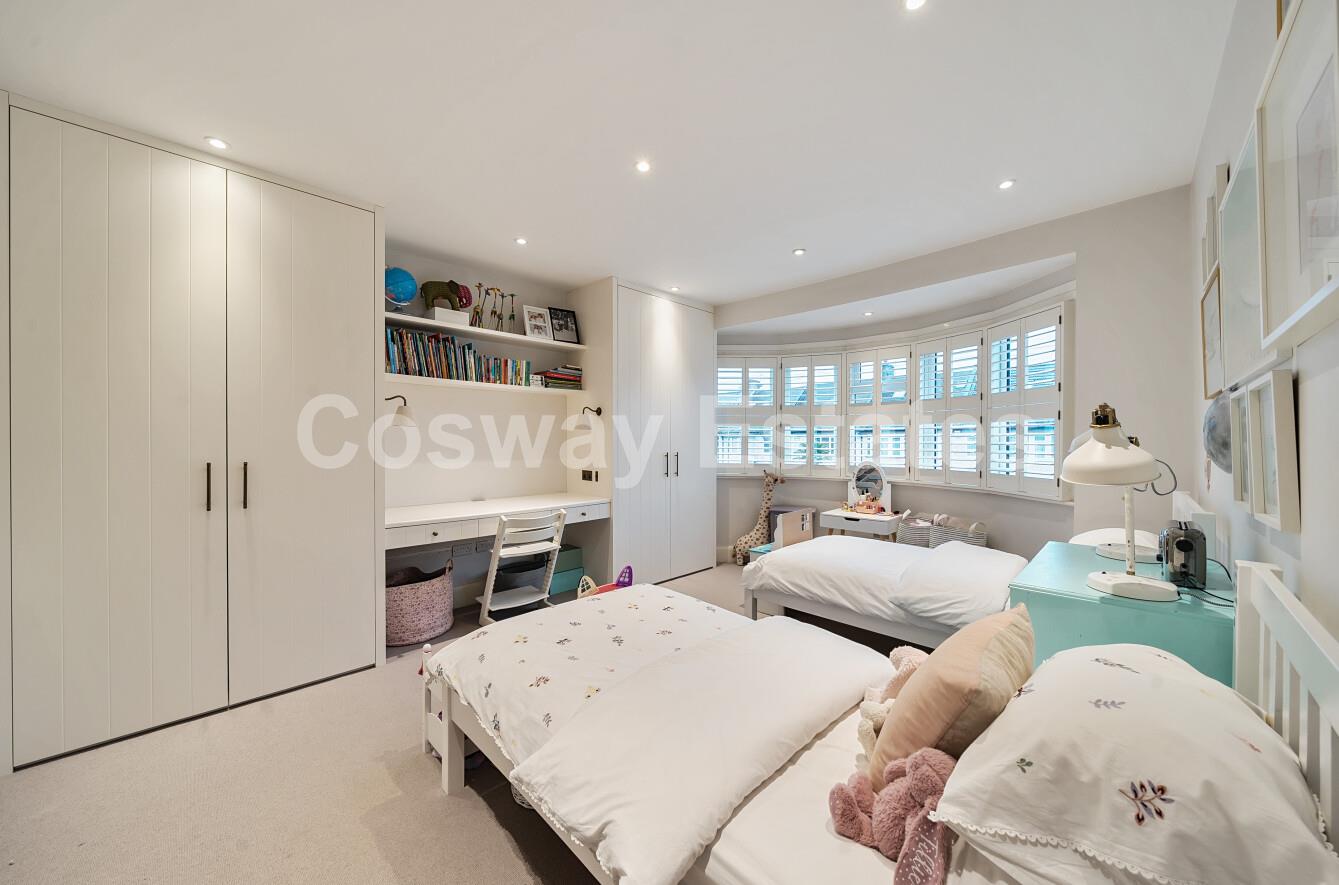 Brockenhurst Gardens, Mill Hill, NW7, London